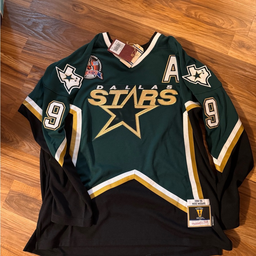 Vintage 1999 Dallas Stars Modano Stanley cup hockey jersey with rare patch!! ♥️😍